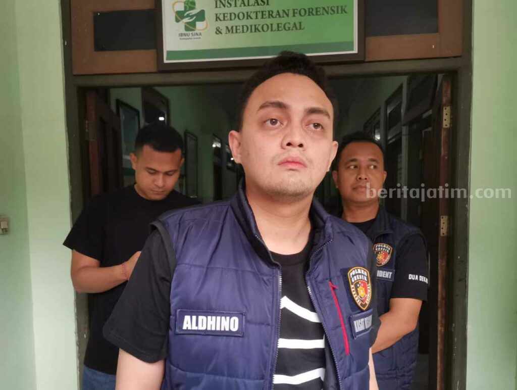 Polisi Gresik Ringkus Penadah Barang Milik Korban Pembunuhan di Menganti Kasatreskrim Polres Gresik AKP Aldhino Wirdhan Prima