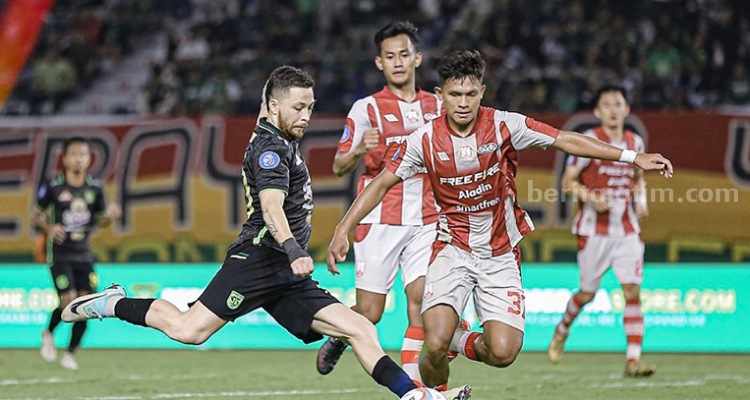 Persebaya Surabaya saat melawan Persis Solo.