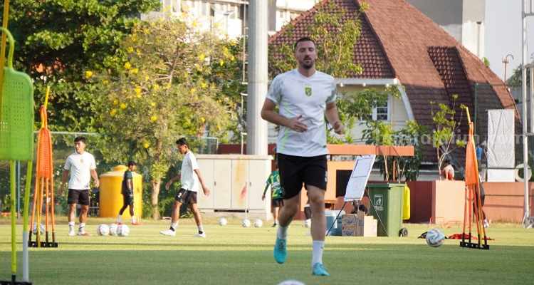 Dusan Stevanovic. Pemain asing Persebaya. (Way)
