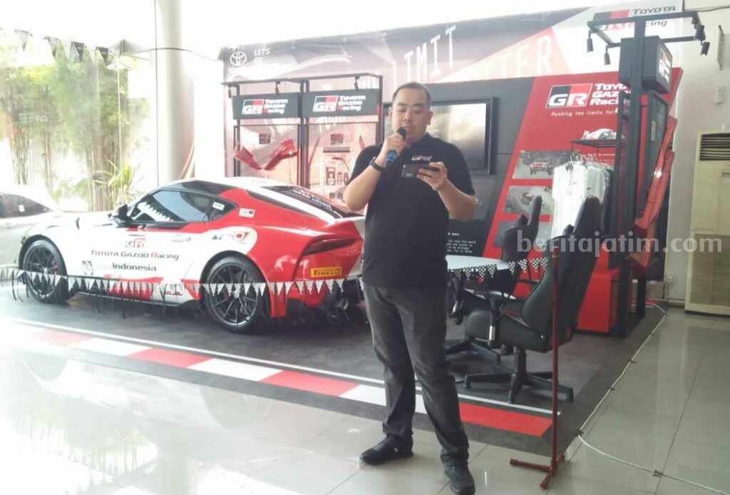 Motorsport Kini Merambah Pasar Gresik Motorsport Gazoo Racing Toyota saat dipamerkan di hadapan masyarakat Gresik