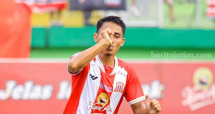 Selebrasi Thaufan, pemain Deltras usai mencetak gol tunggal di gawang Persijap Jepara. (Way)