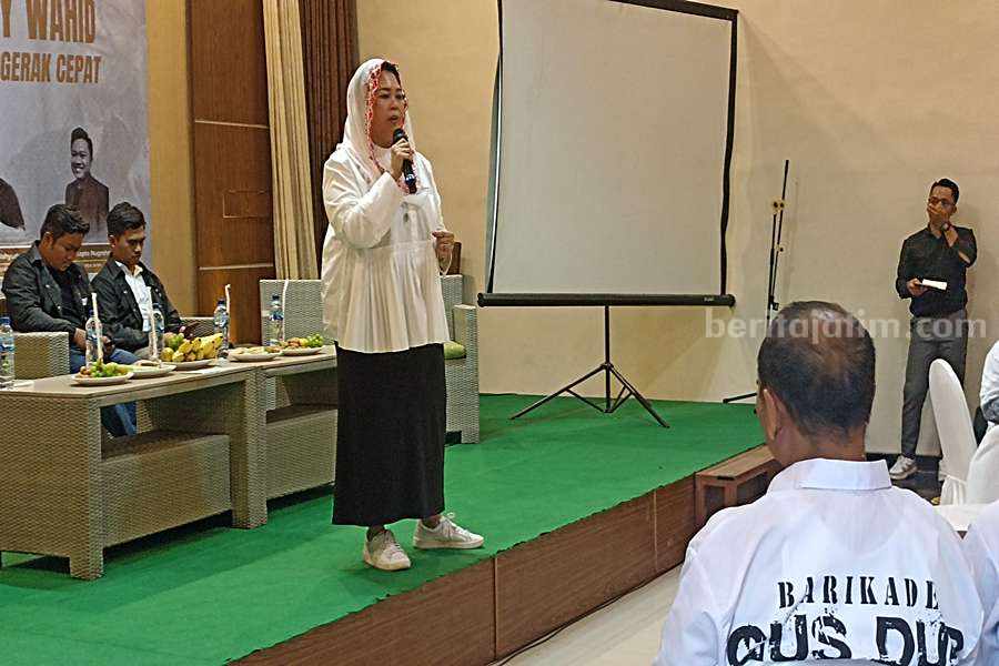 Yenny Wahid Ajak Barikade Gusdurian Pasuruan Sosialisasikan Ganjar-Mahfud Yenni Wahid saat menemui barikade Gusdurian di Pasuruan.