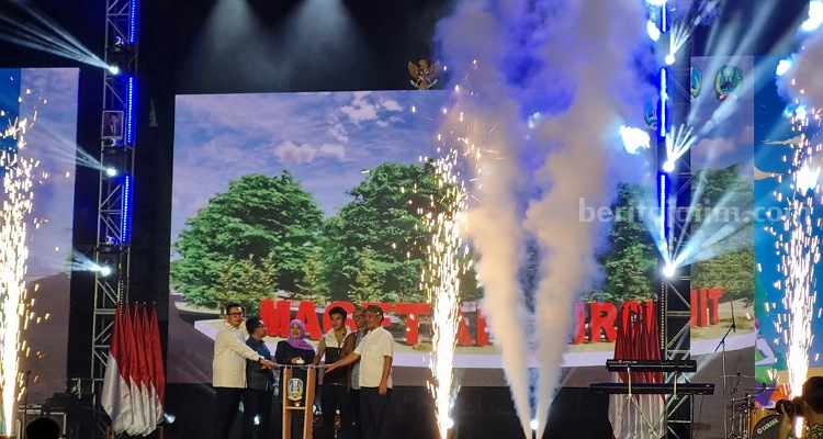 Pemberian apresiasi kepada atlet jawa timur berprestasi. (Way)