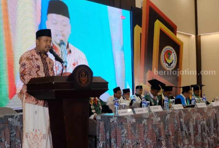 Pesan Kiai Mahfud Bagi Lulusan IAI Al-Khairat Pamekasan