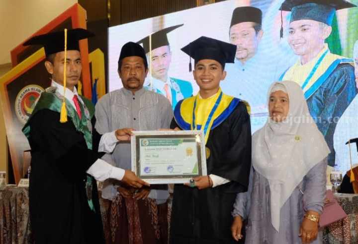 Lulusan IAI Al-Khairat Pamekasan Diminta Berikan Pengabdian Terbaik