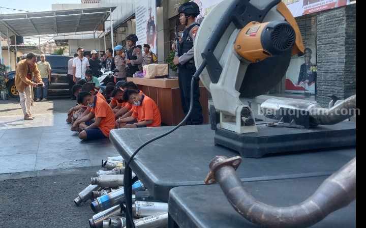 Polres Pamekasan Musnahkan 50 Knalpot Brong Hasil Operasi Lilin Semeru 2023