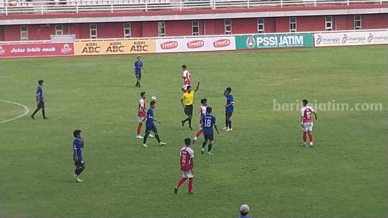 Akhir Pertandingan Kresna Unesa vs Persema Malang di Jember Sempat Ricuh