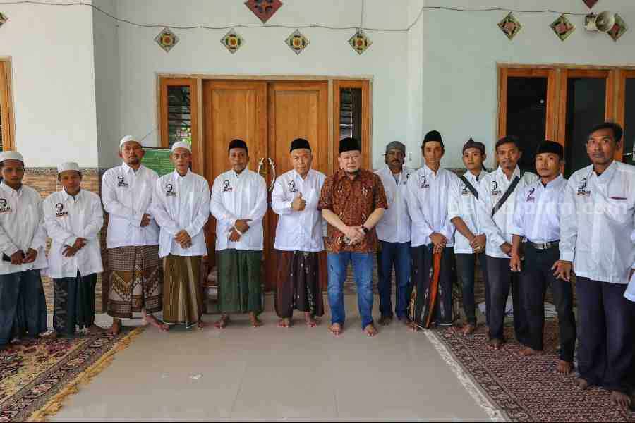 LaNyalla Didoakan Kiai Sukses Kembalikan Naskah Asli UUD ’45 LaNyalla di Pasuruan