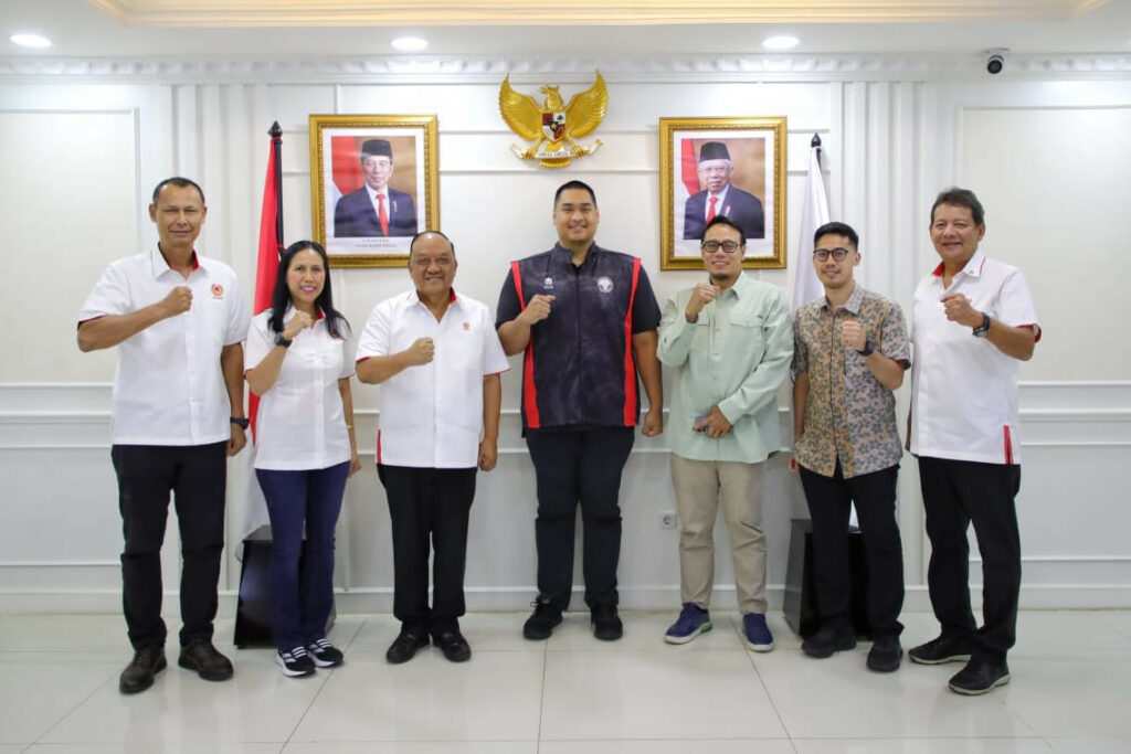 Pemerintah Tegaskan Dukungan dan Siap Menyukseskan PON 2024 Menpora RI Dito Ariotedjo saat menerima pemaparan dari KONI Pusat terkait persiapan PON 2024 di Aceh dan Sumatera Utara (Sumut), Rabu (20/12/2023). (Foto: Kemenpora)