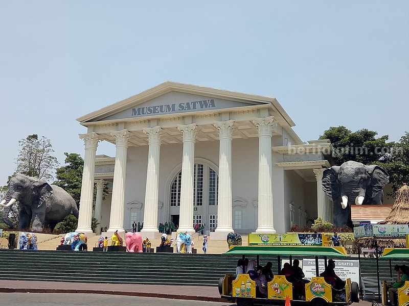 5 Daerah Favorit di Jatim Untuk Liburan Nataru Museum Satwa Jawa Timur. (Wikipedia)