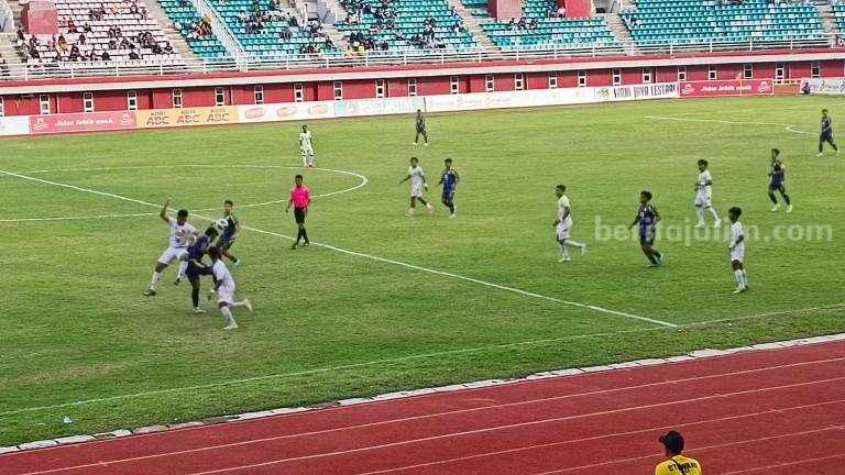 Laga Persid Jember vs Persekabpas Beraroma Final
