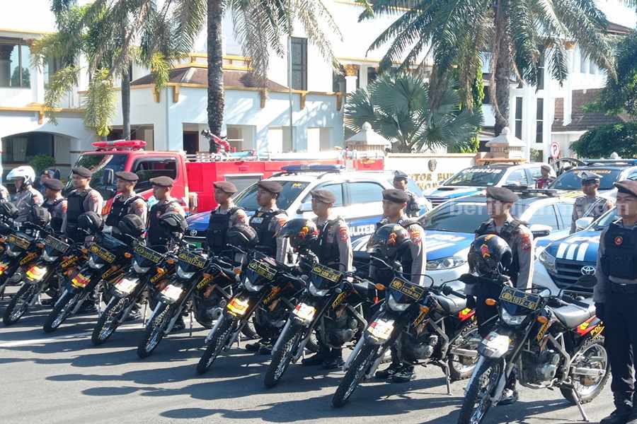 Pengamanan Nataru di Ponorogo, 285 Personel Disiagakan Apel gelar pasukan untuk persiapan pengamanan Nataru. (Foto/Endra Dwiono/Beritajatim.com)