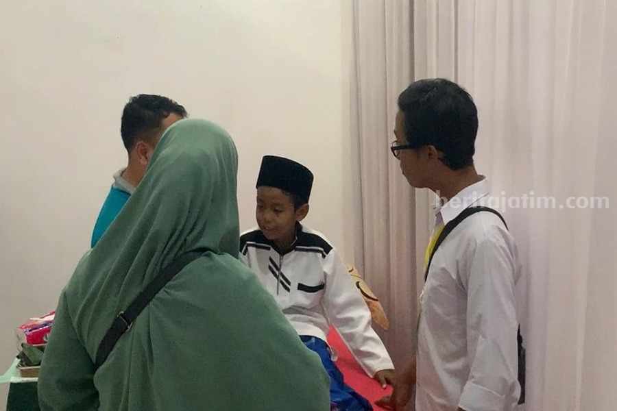 Salah satu peserta jelang proses khitan. (Foto/Istimewa)