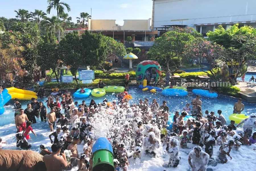 Suncity Waterpark, wisata menarik di Sidoarjo. (Sumber foto: Instagram/suncitywaterpark.sda)