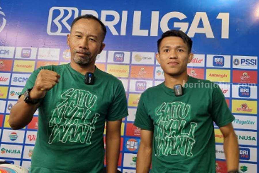 Uston nawawi dan Kasim Botan saat konferensi pers. (Way)