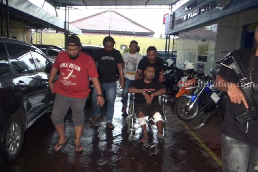 TAW (40) tersangka pencurian toko di Ngawi saat diamankan Polres Ngawi.