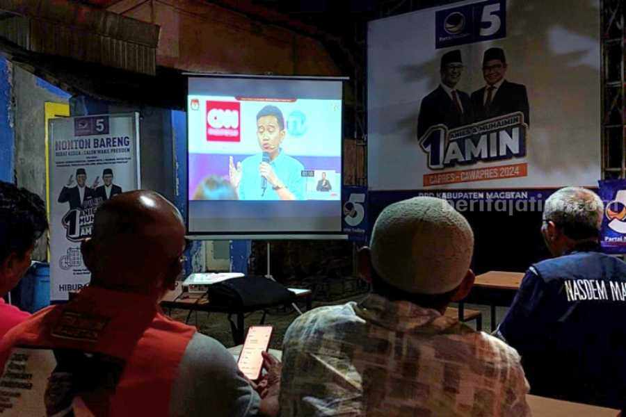 Masyarakat Magetan Diajak Nonton Debat Cawapres di DPD Nasdem Suasana nobar Debat Capres di DPD Nasdem Magetan, Jumat (22/12/2023)