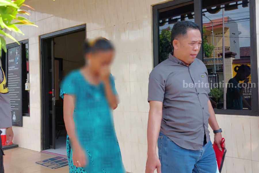 NH saat dipersilakan pulang usai menjalani pemeriksaan di Polsek Geneng usai curi duit Rp244.000 milik warga Desa Widodaren, Gerih, Ngawi, Rabu (27/12/2023)