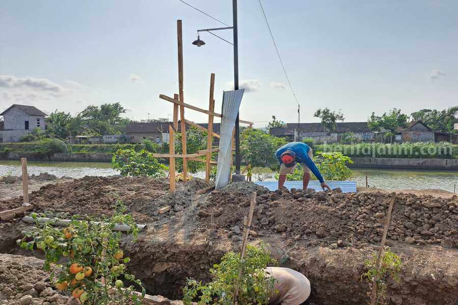 Jembatan Subali di Kecamatan Sutojayan Kabupaten Blitar.