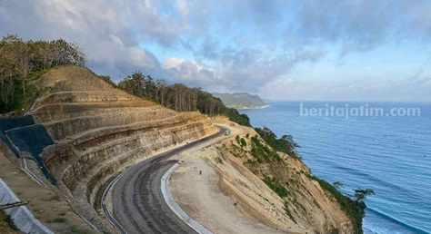 JLS Tulungagung – Blitar Suguhkan Pemandangan Estetik Laut Selatan Jawa blitar