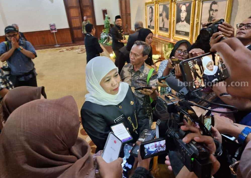 Akui Ditelpon Kemendagri, Khofifah Benarkan Jabat Hingga Februari 2024