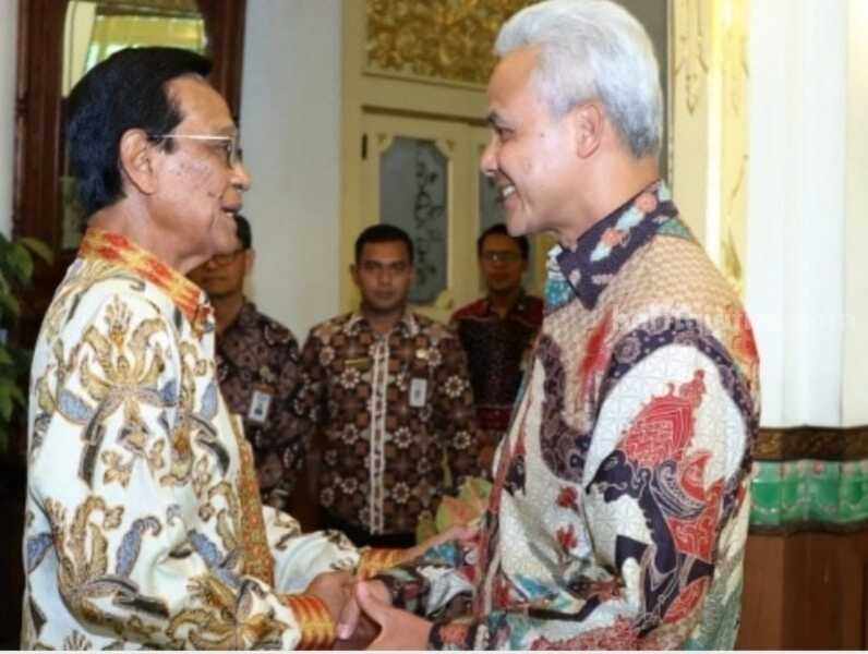 Sri Sultan Hamengku Buwono X bertemu Ganjar Pranowo. (Dokumen Media Tim Ganjar Mahfud)