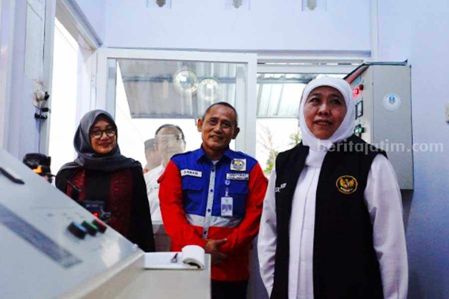 Bupati Banyuwangi Ipuk Fiestiandani bersama Gubernur dan Kemenhub.