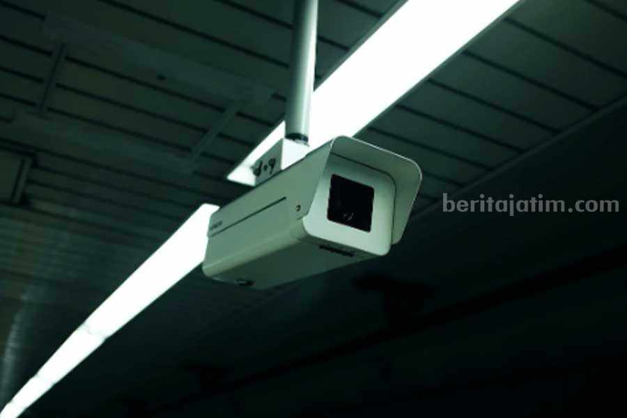 Ilustrarsi CCTV yang ada di jalanan Kota Malang.