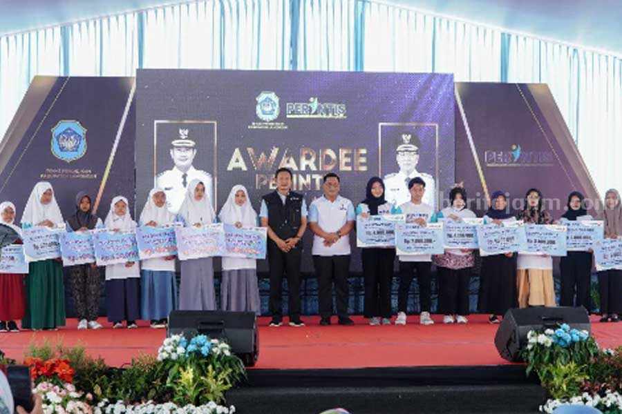 Awardee Perintis 2023, yang digelar Pemkab Lamongan, di Alun-alun Kabupaten Lamongan.