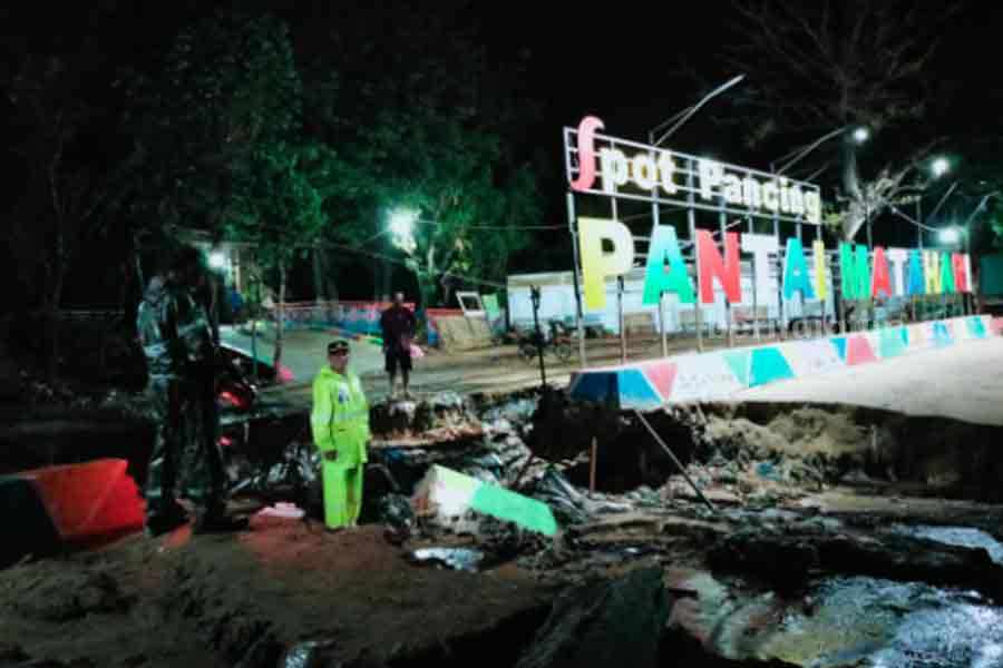 Longsor akibat hujan dan angin di Kecamatan Bluto, Sumenep.