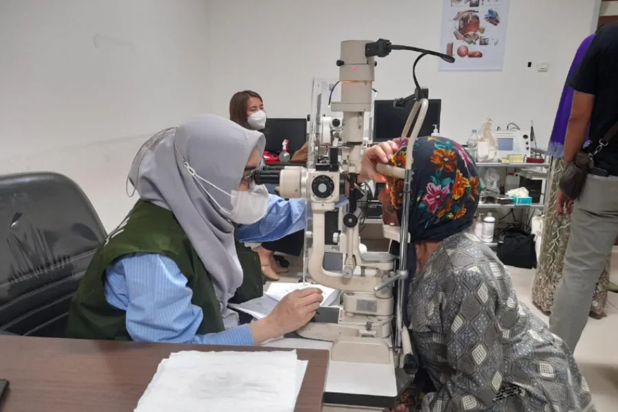 Ratusan Warga Lamongan Antusias Ikuti Baksos Operasi Katarak Gratis di RSUD Dr Soegiri operasi katarak