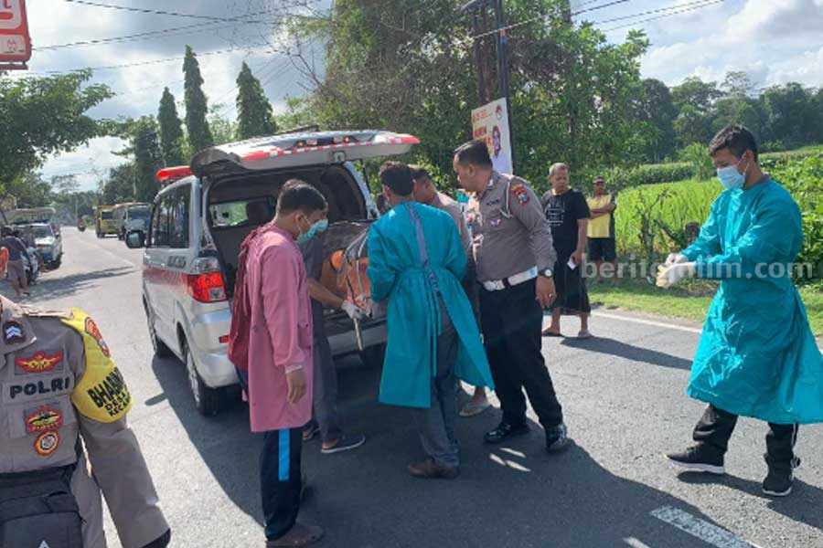 Kecelakaan yang terjadi di Jalan raya Wonodadi Kabupaten Blitar.