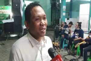 Thoriqul Haq usai Nobar Debat Capres 2024 di Kantor DPW PKB, Selasa (12/12/2023) malam. (Anggadia-Beritajatim.com).