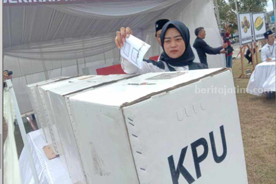 Simulasi pemungutan suara di TPS Kabupaten Blitar.