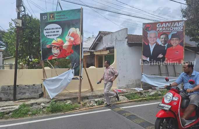 Baliho Caleg PPP dan PDIP di Kota Blitar dirusak OTK.
