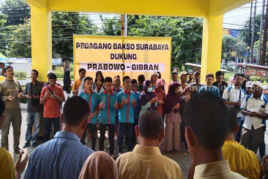 Puluhan pedagang bakso deklarasi di Kantor DPD Golkar Jatim