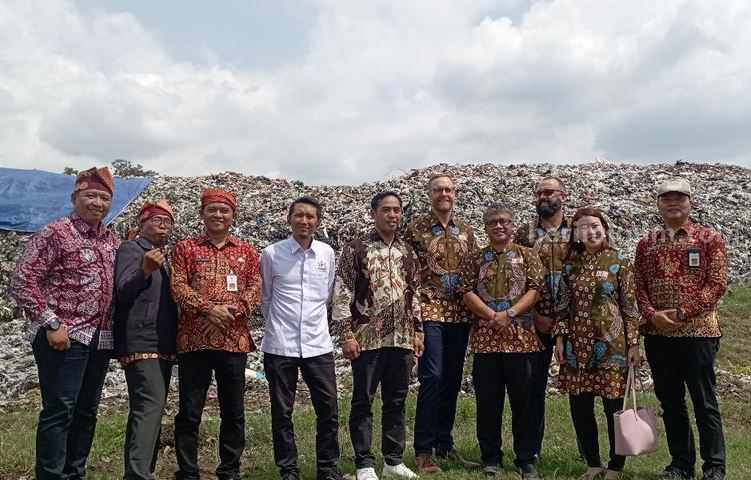 Uji coba program Bersih Indonesia tahap pertama dilakukan di Kabupaten Malang.
