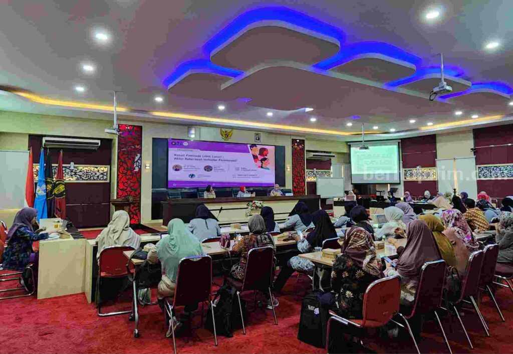 Talkshow tentang femisida yang diadakan oleh PSG UB di gedung FH (Foto: Dani Alifian/beritajatim.com)