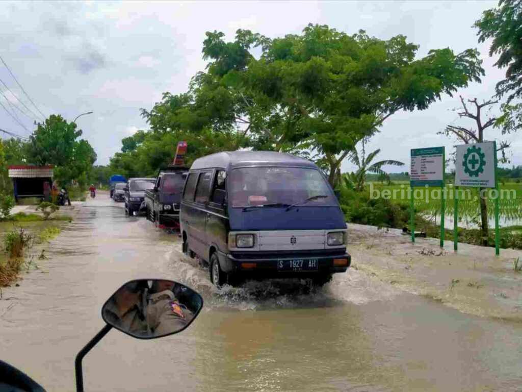 Banjir Luapan Sungai Kerjo Rendam Puluhan Hektar Lahan Padi di Bojonegoro Foto Berita Jatim