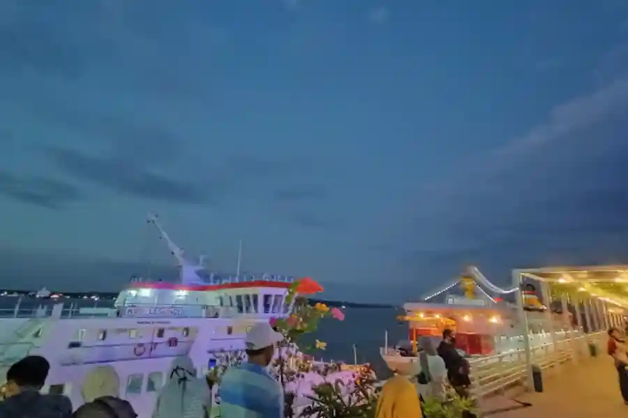 Pesona Sunset Tepi Laut Surabaya North Quay, Bikin Nongkrongmu Tambah Sahdu Foto Berita Jatim