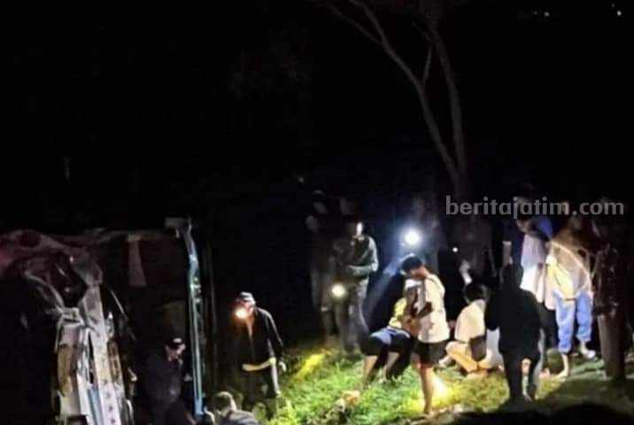 Kronologi Bus Wisata SMAN 1 Sidoarjo Terguling di Tol Ngawi Hingga Tewaskan Seorang Guru Foto Berita Jatim
