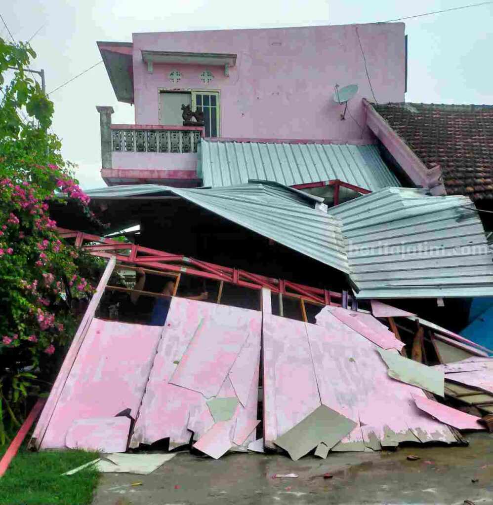 Kondisi salah satu rumah warga di Desa Mojogebang, Kecamatan Kemlagi, Kabupaten Mojokerto. [Foto : ist]