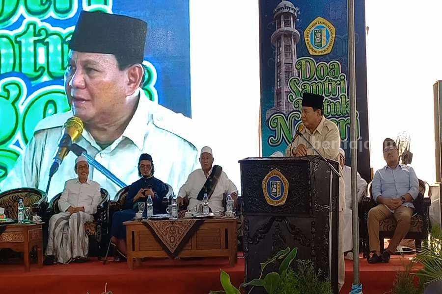 Prabowo Doa Bersama Santri Ponpes Genggong Probolinggo Prabowo Subianto saat memberikan sambutan.