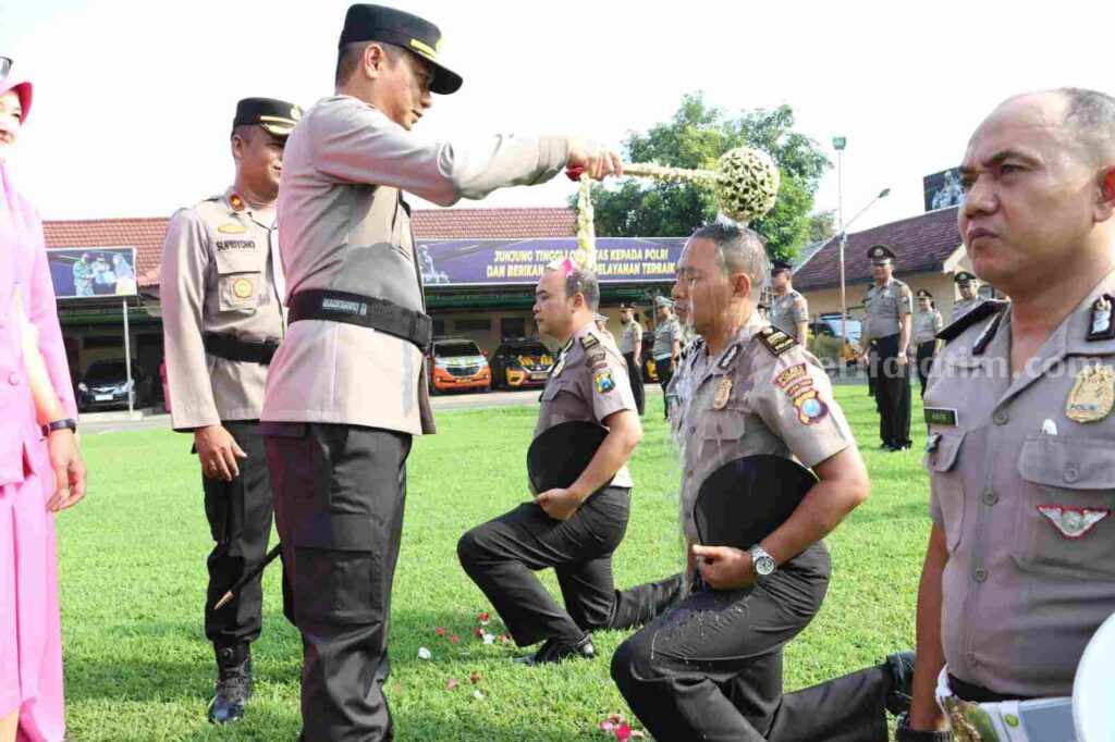 63 Personel Polresta Mojokerto Naik Pangkat foto beritajatim
