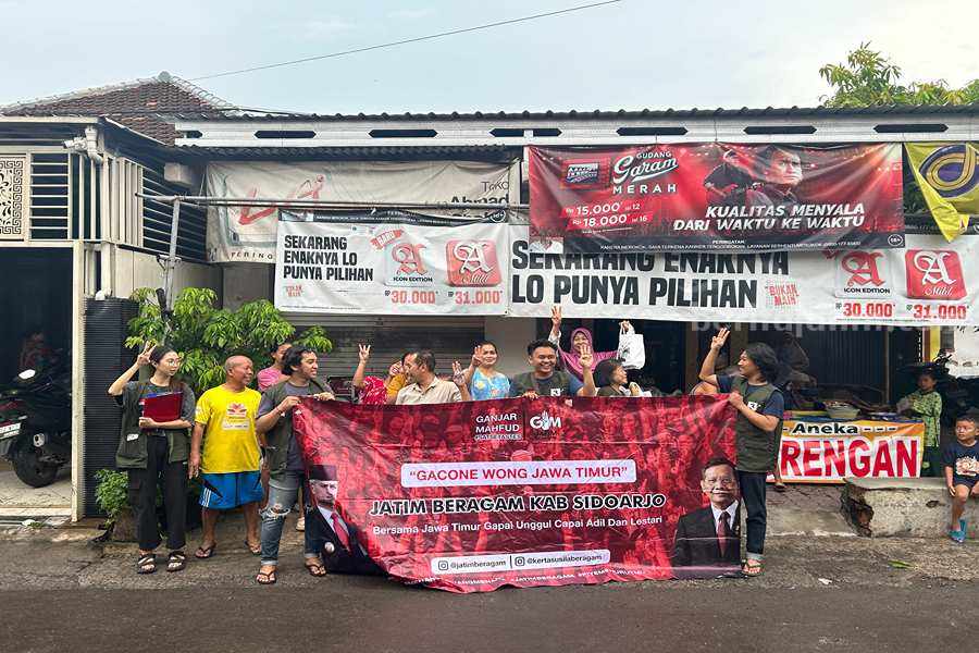 Relawan Jatim Beragam Cabang Sidoarjo bersama warga Jati Sidoarjo