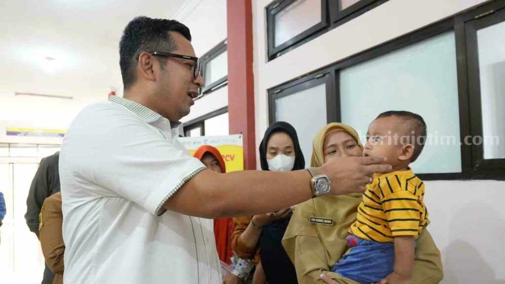 Pj Wali Kota Mojokerto Moh. Ali Kuncoro saat melakukan sidak di Puskesmas Kedundung. [Foto : ist]