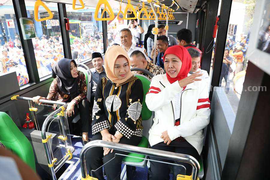 Trans Jatim Diperluas ke Lamongan dan Bangkalan, Juga Gandeng Suroboyo Bus! Gubernur, Khofifah Indar Parawansa
