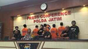 Eksekutor Penembakan Sampang Hobi Nembak Burung 5 Tersangka yang diamankan Polda Jatim