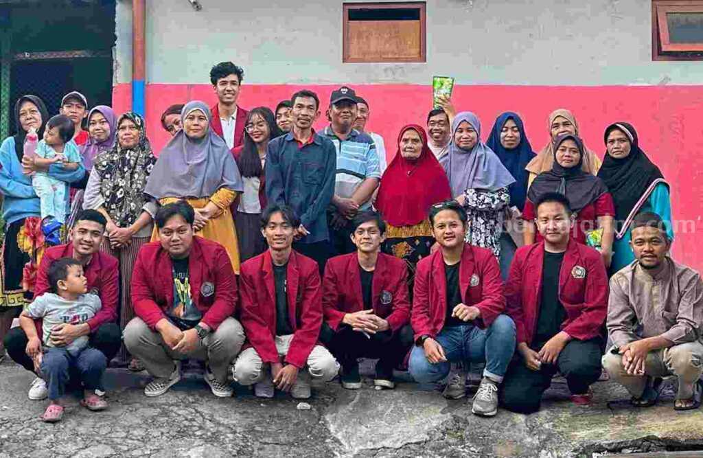 Tim Samorta bersama kader lingkungan Merjosari (Foto: Istimewa)