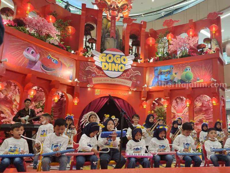 Seimbangkan Otak Kanan dan Kiri, Siswa Sanggar Gita Loka Konser Musik Konser Musik oleh Sanggar Musik Gita Loka di Mal Tunjungan Plaza 6, Surabaya.